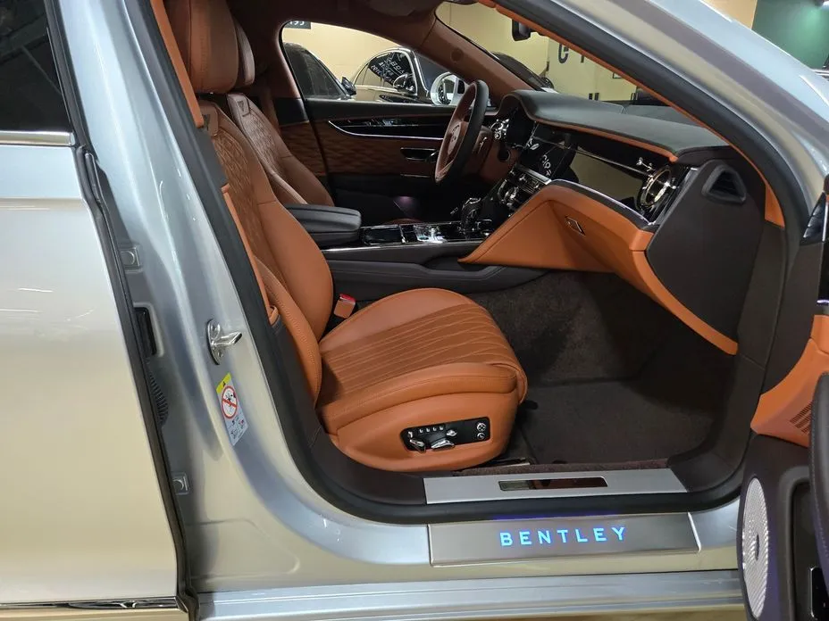 Bentley Flying Spur 2022 из KR, фото 2
