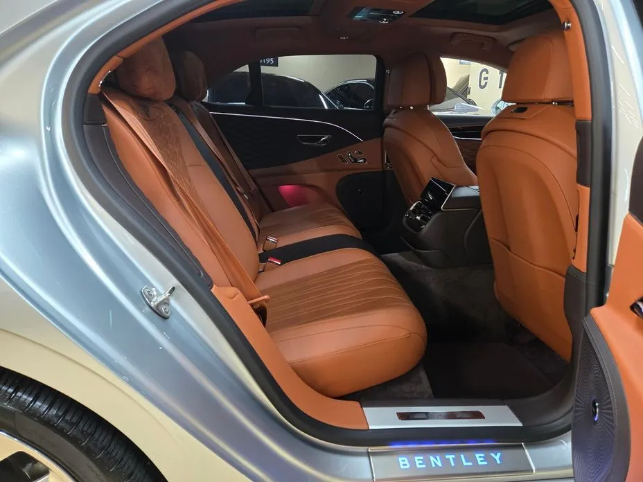 Bentley Flying Spur 2022 из KR, фото 8