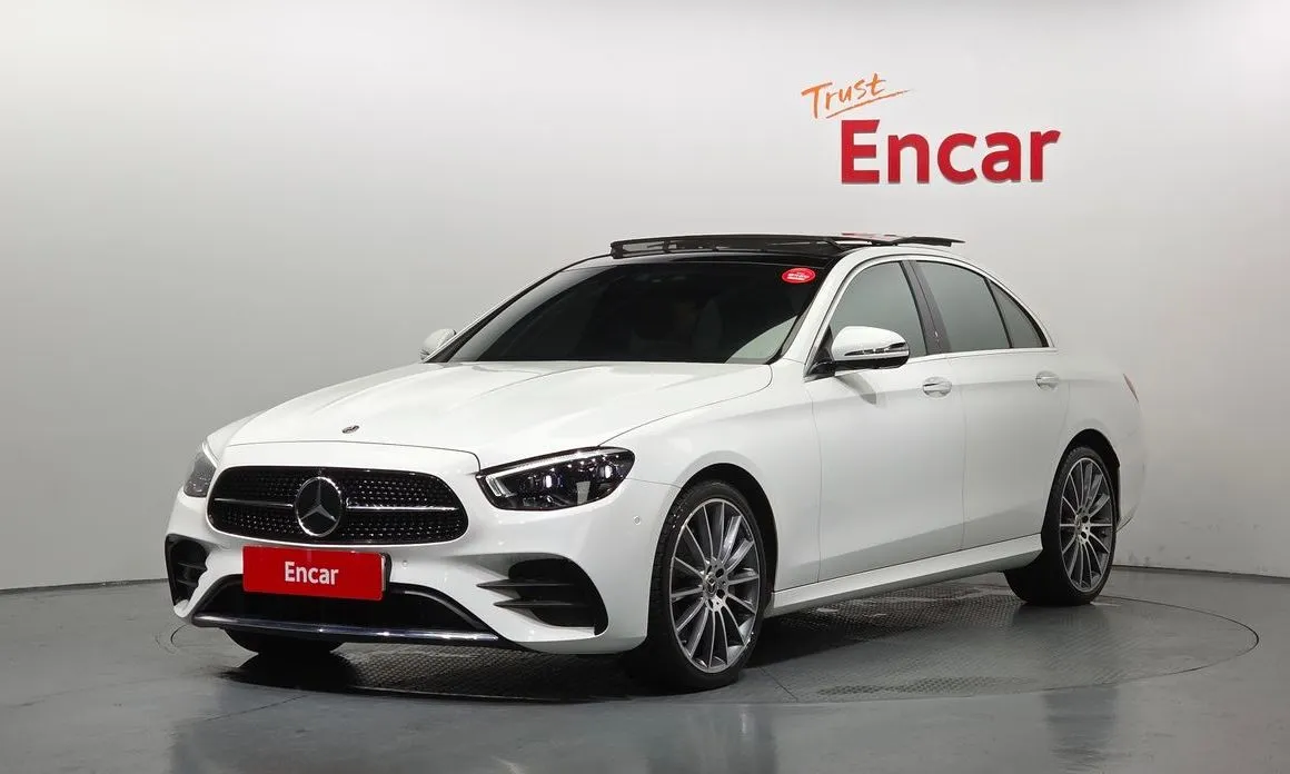 Mercedes-Benz E-Class — фото 1