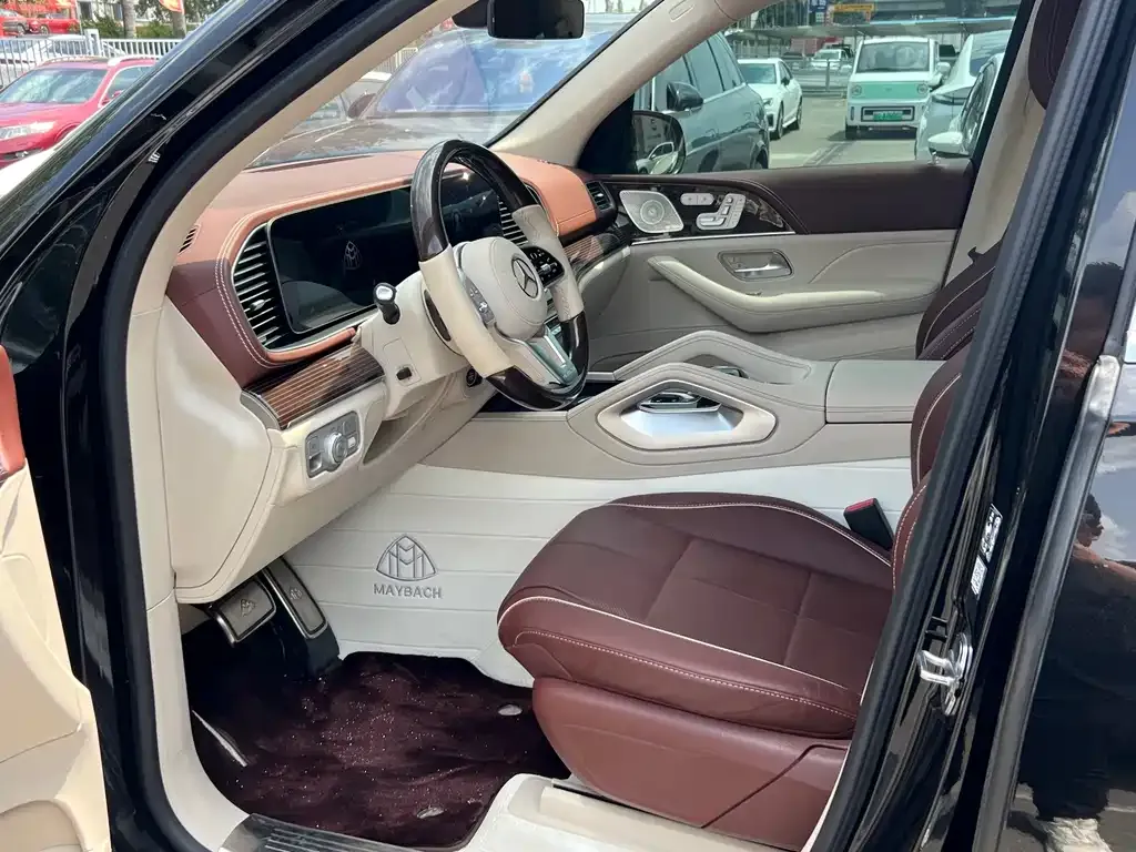 Mercedes-Benz GLS — фото 10