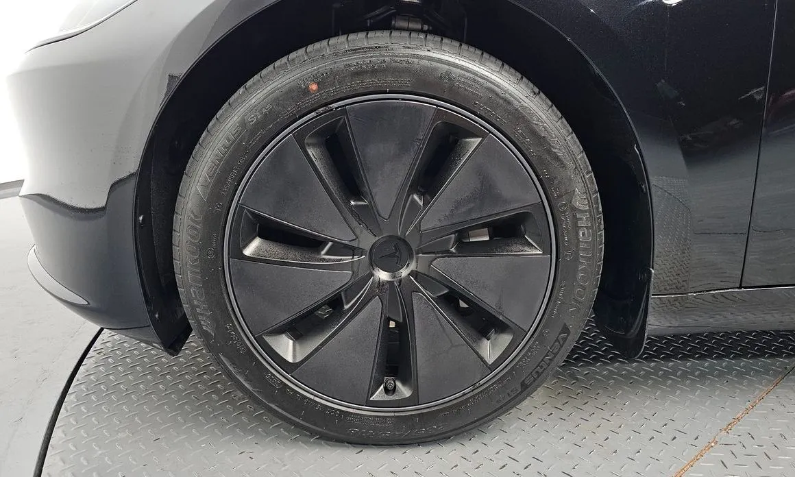Tesla Model 3 2025 из KR, фото 8