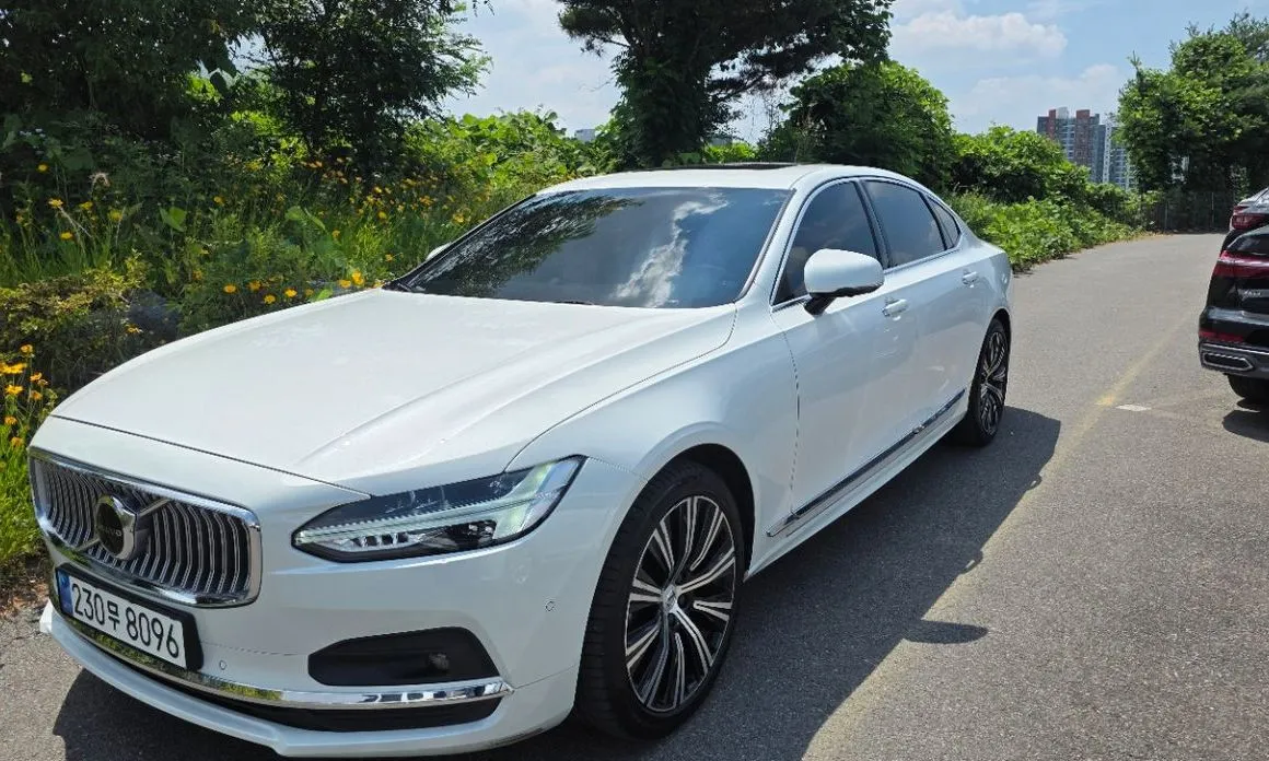 Volvo S90 2023 из KR, фото 3