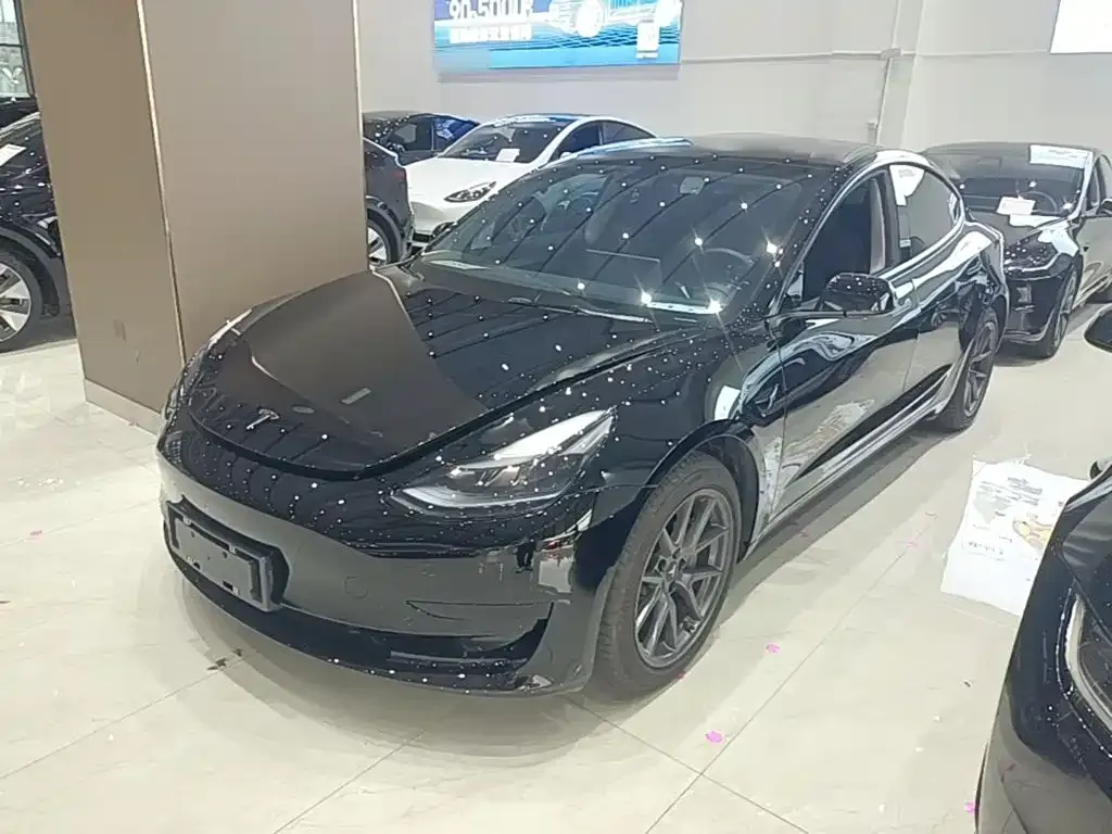 Tesla Model 3 — фото 7