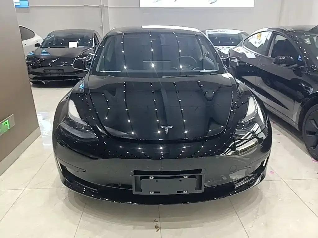 Tesla Model 3 — фото 10
