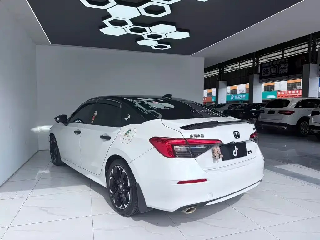 Honda Civic — фото 10