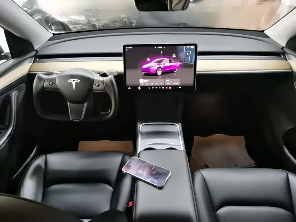 Tesla Model Y — фото 3