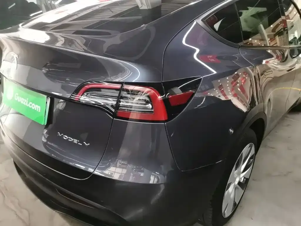 Tesla Model Y — фото 5