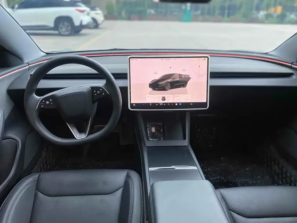 Tesla Model 3 — фото 4
