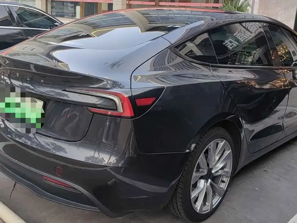 Tesla Model 3 — фото 3