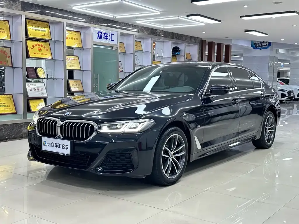 BMW 5 Series — фото 1