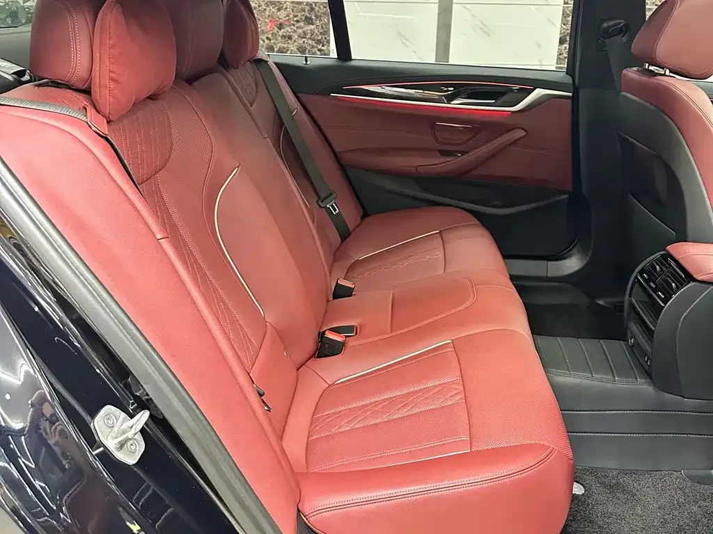 BMW 5 Series — фото 10