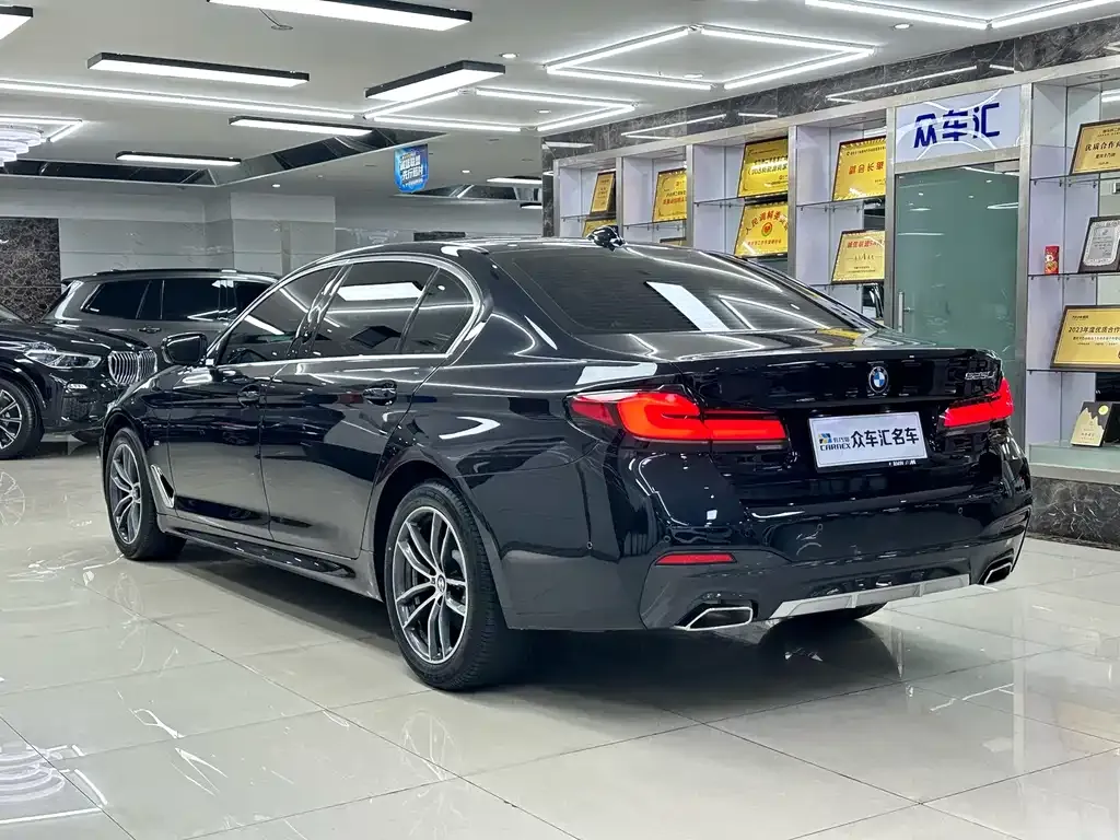BMW 5 Series — фото 5