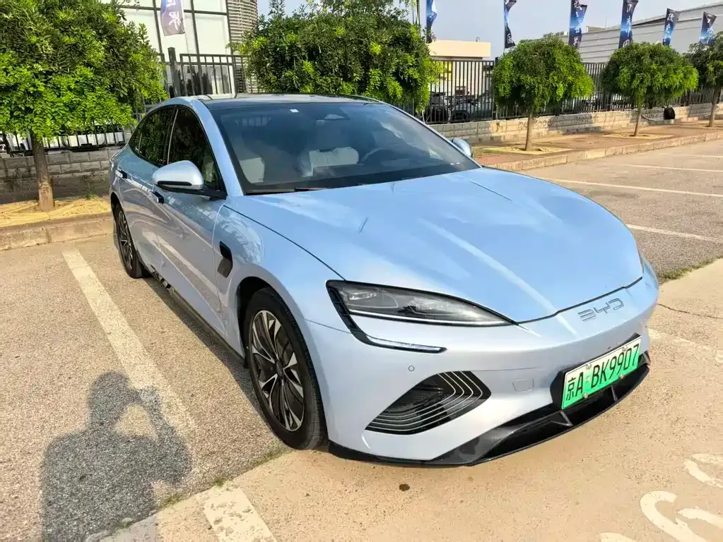 BYD Seal — фото 10