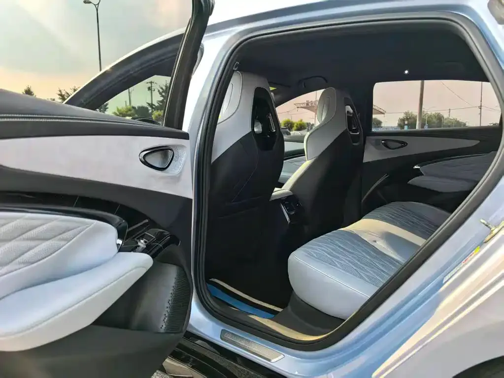 BYD Seal — фото 3