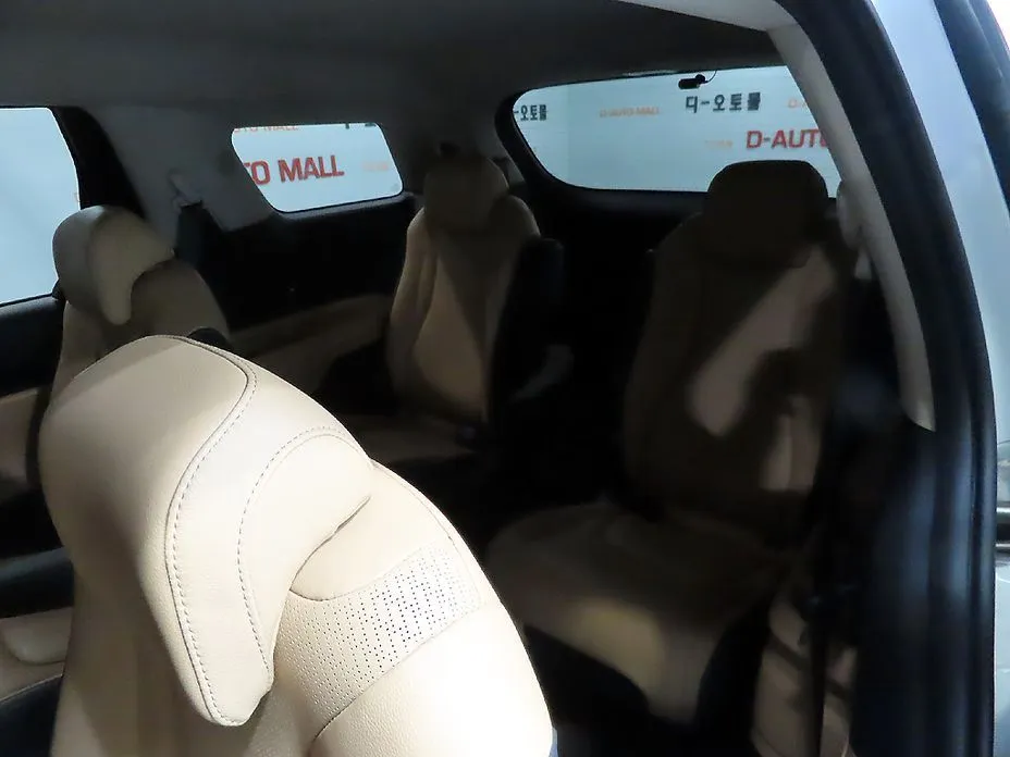 Kia Carnival — фото 5