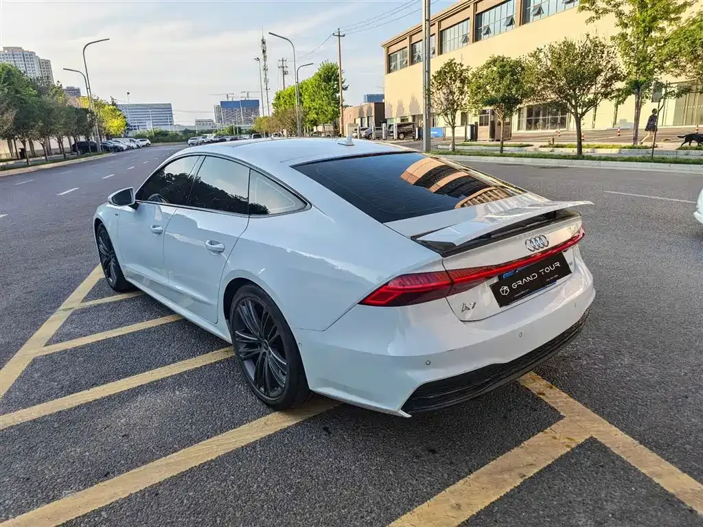 Audi A7 — фото 7