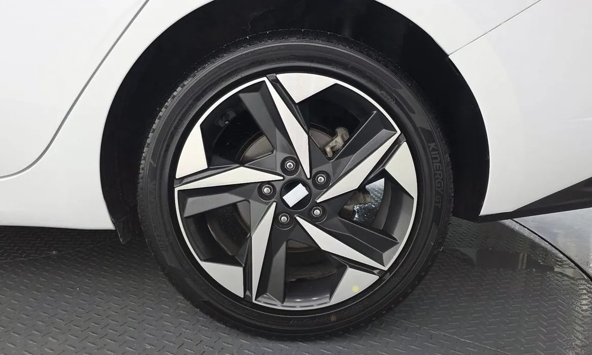 Hyundai AVANTE — фото 9