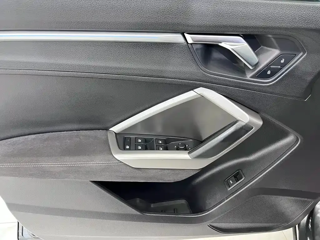 Audi Q3 — фото 5