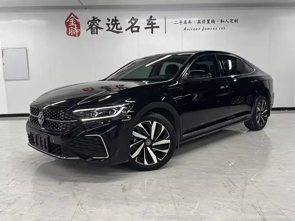 Volkswagen Passat — фото 1