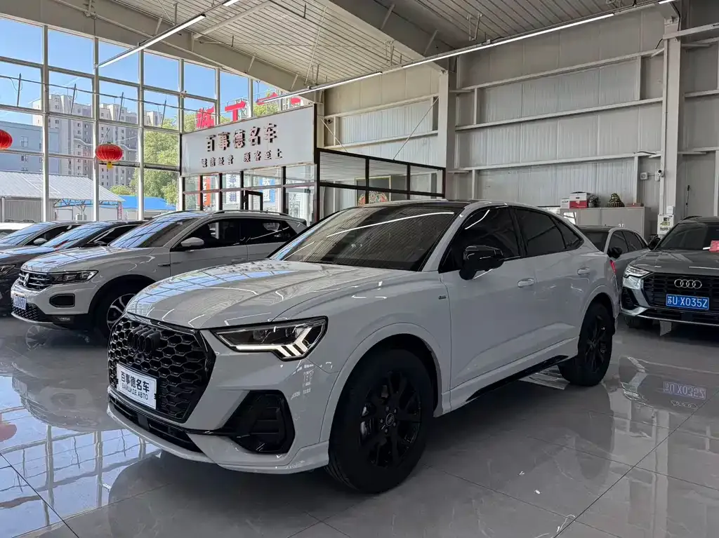 Audi Q3 Sportback — фото 1