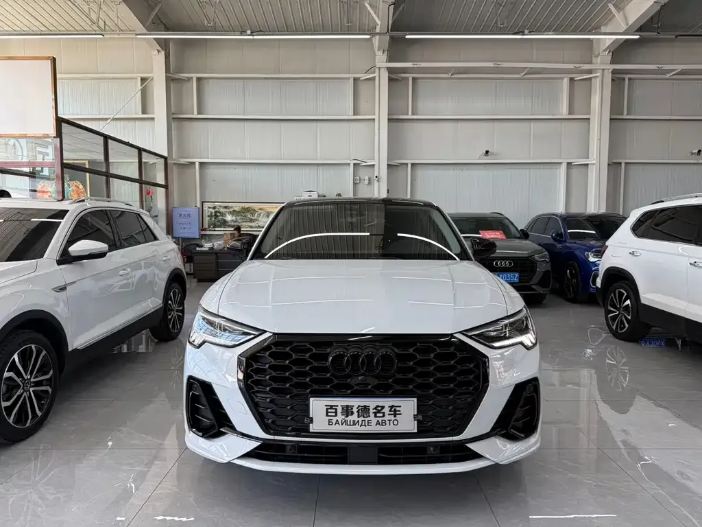 Audi Q3 Sportback — фото 10