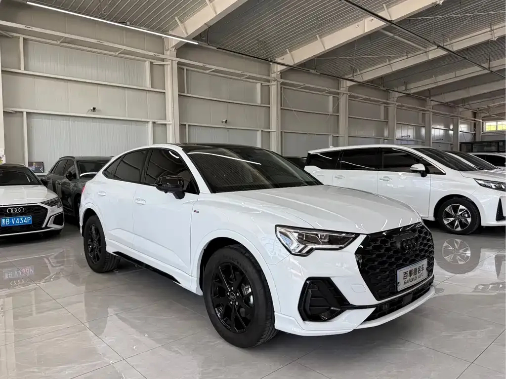 Audi Q3 Sportback — фото 9