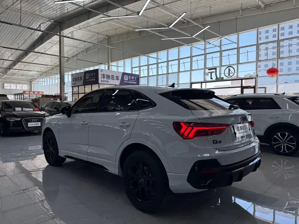 Audi Q3 Sportback — фото 8