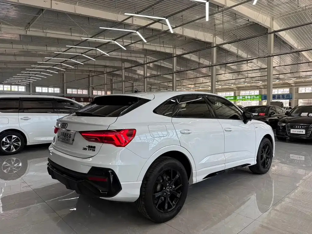 Audi Q3 Sportback — фото 7