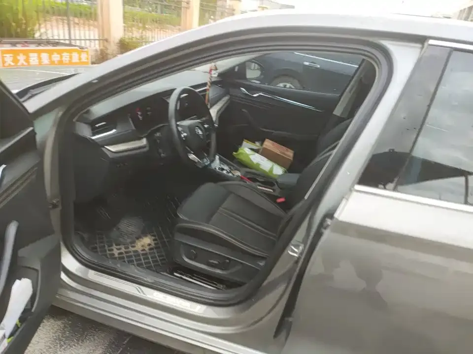 Skoda Octavia — фото 2