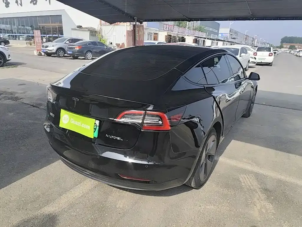 Tesla Model 3 — фото 9