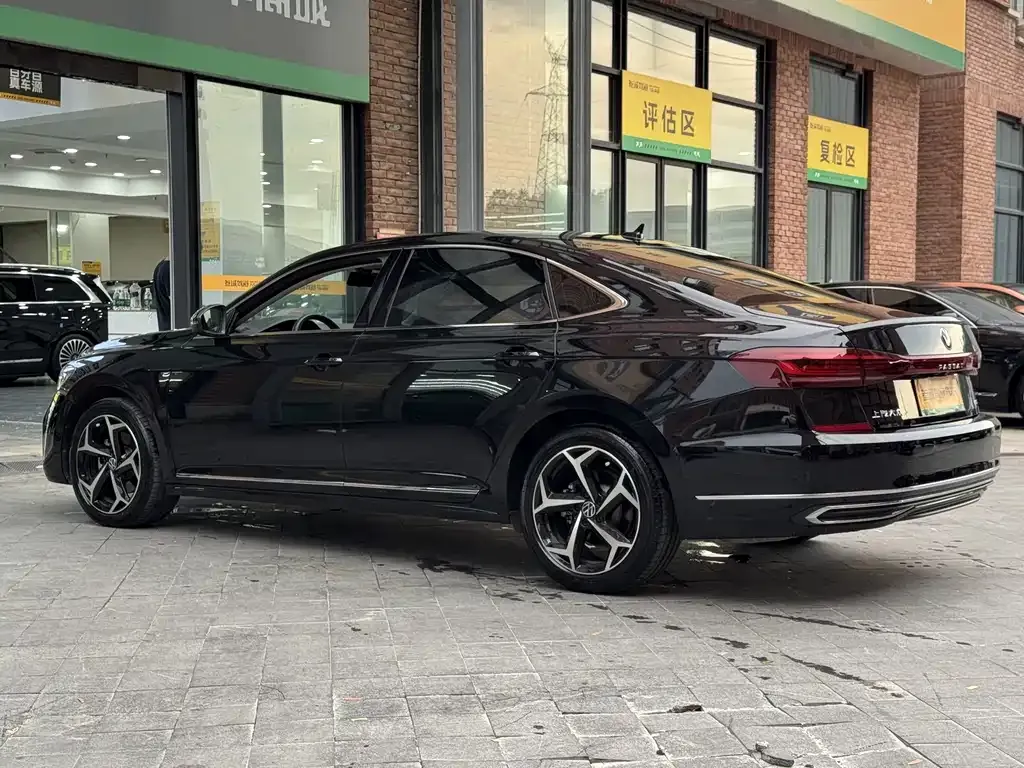 Volkswagen Passat — фото 7