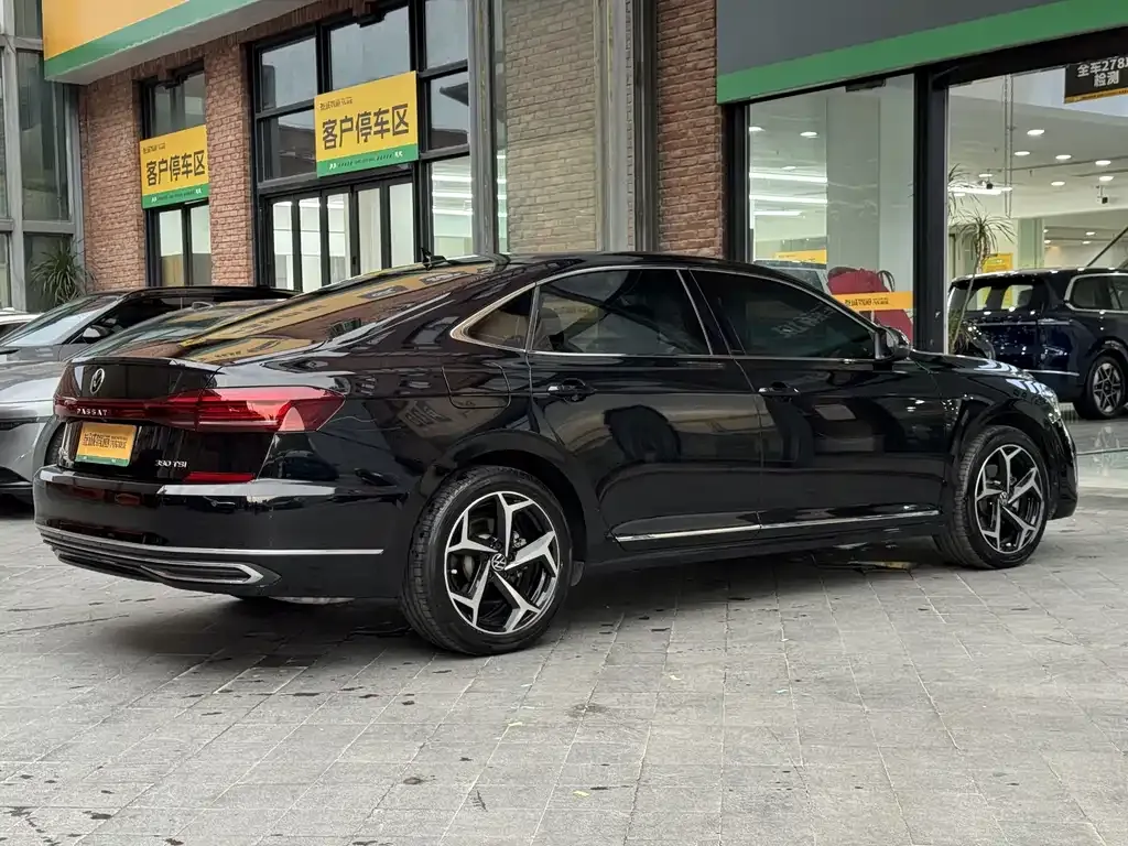 Volkswagen Passat — фото 5