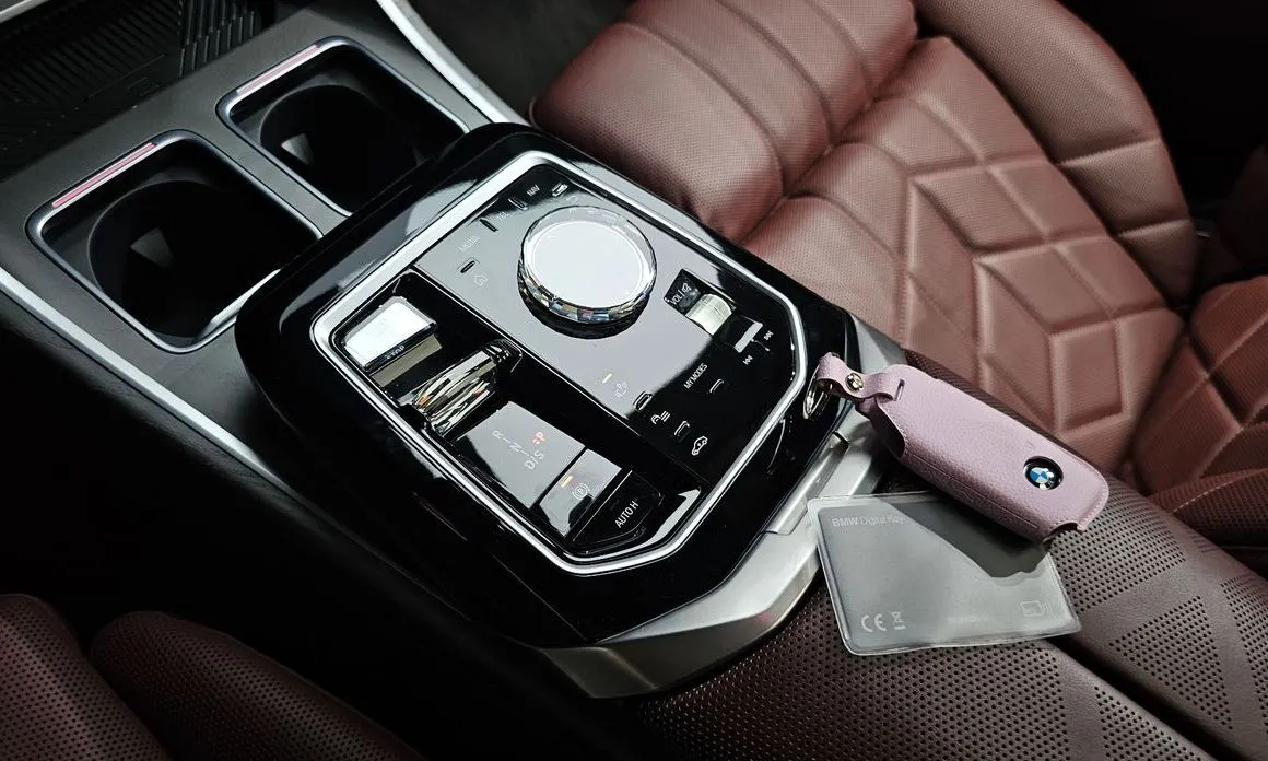BMW 7-Series 2023 из KR, фото 7