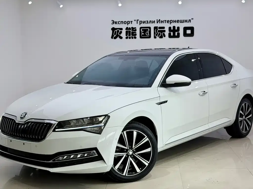 Skoda Superb — фото 1
