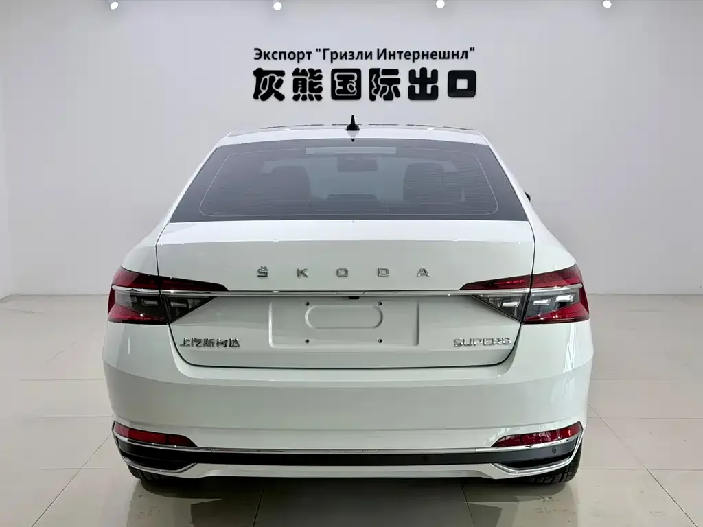 Skoda Superb — фото 2