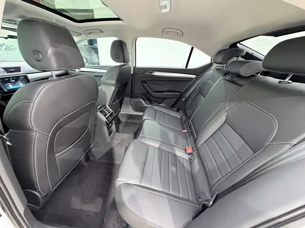 Skoda Superb — фото 5