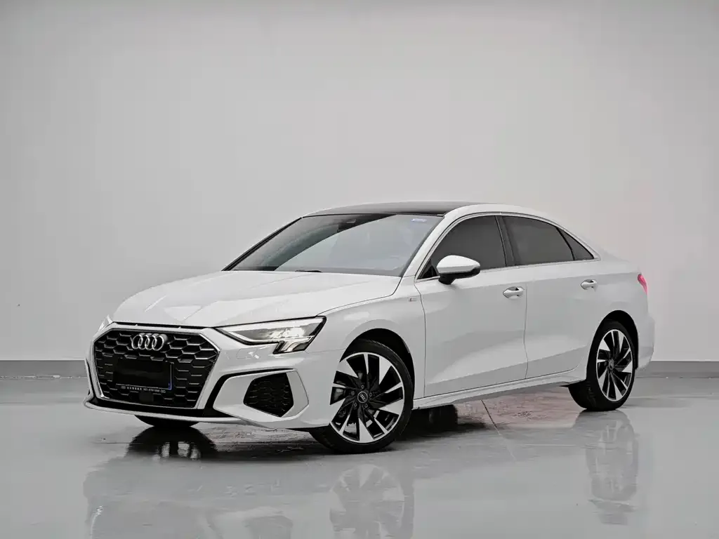 Audi A3 — фото 1