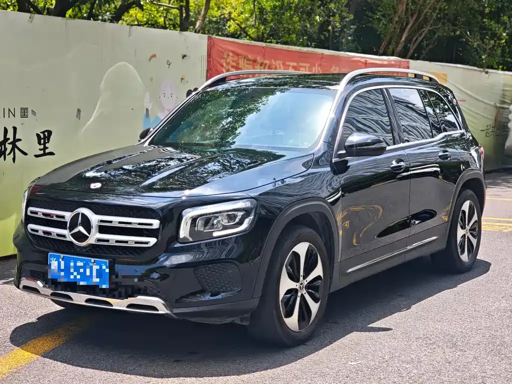 Mercedes-Benz GLB — фото 1
