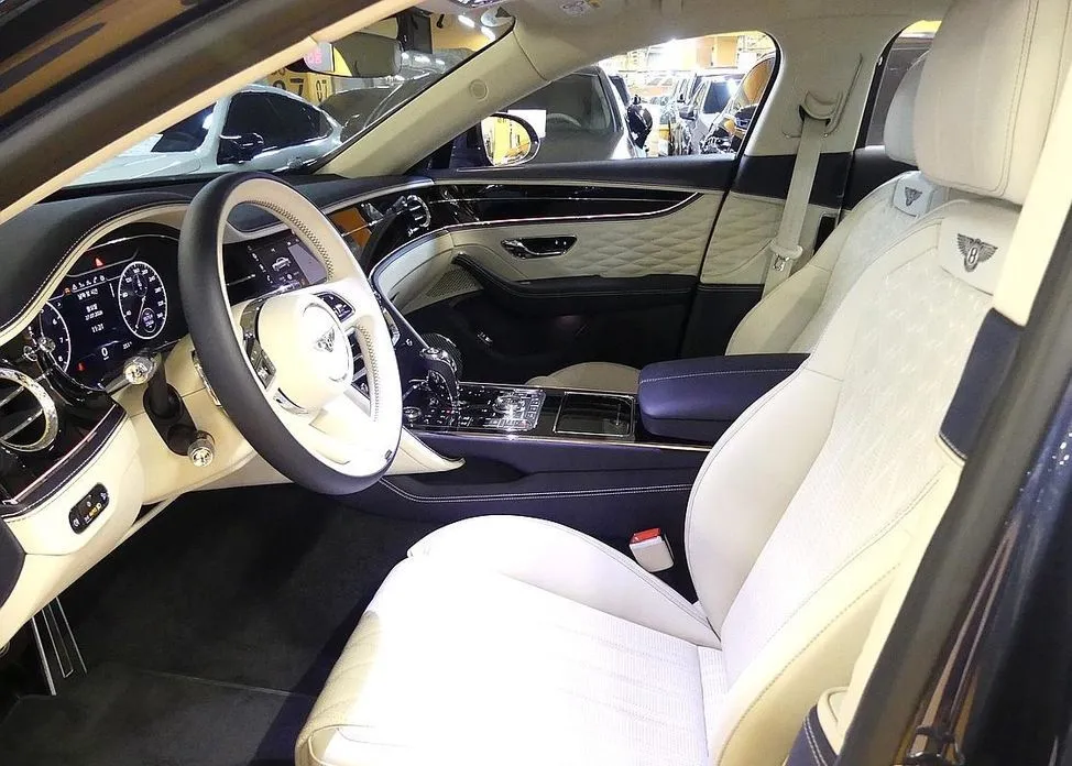 Bentley Flying Spur — фото 8