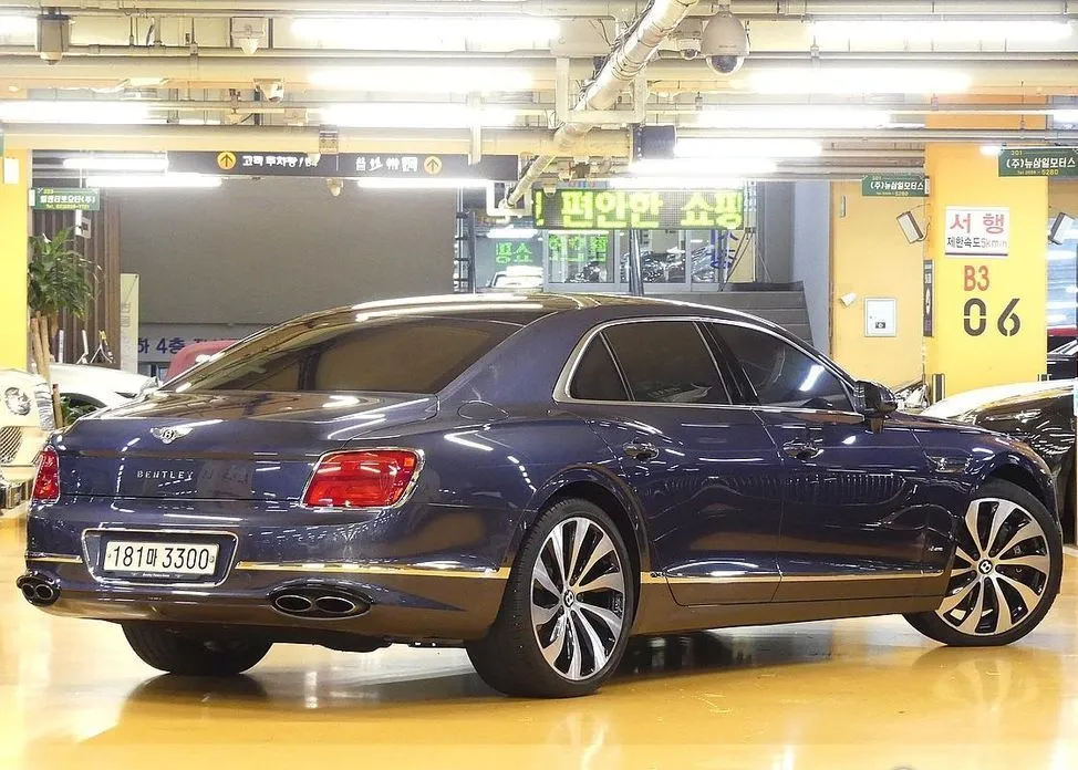 Bentley Flying Spur — фото 6