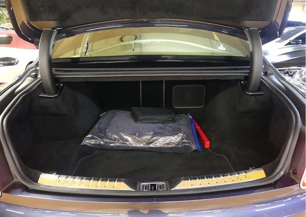 Bentley Flying Spur — фото 2