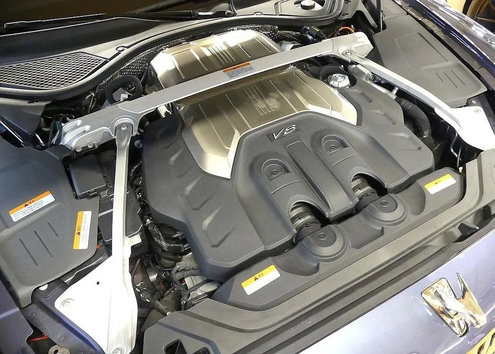 Bentley Flying Spur — фото 5