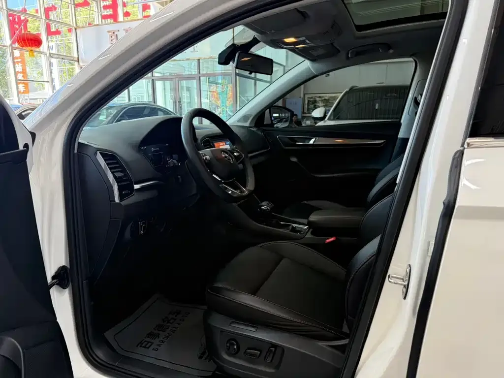 Skoda Karoq — фото 4