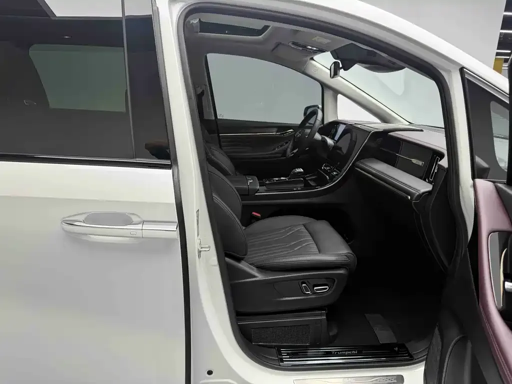 GAC Motor Trumpchi M8 — фото 10