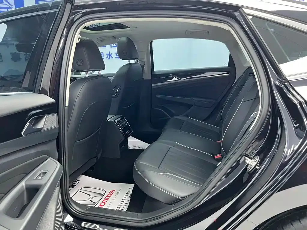 Volkswagen Passat — фото 7