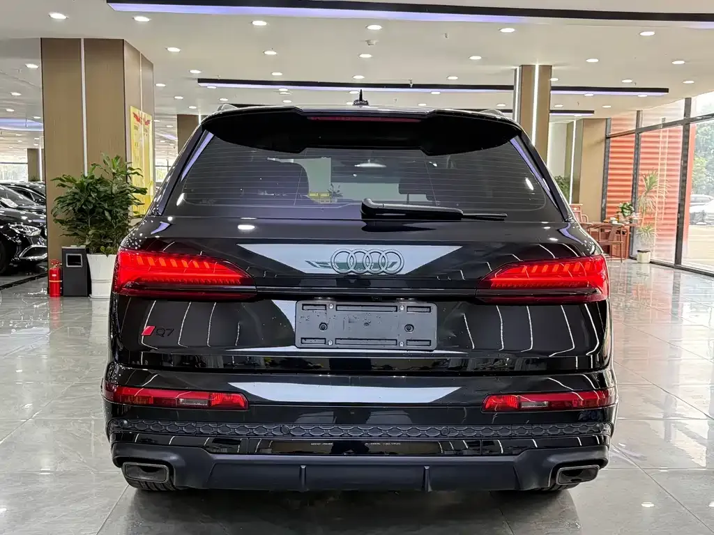 Audi Q7 — фото 5
