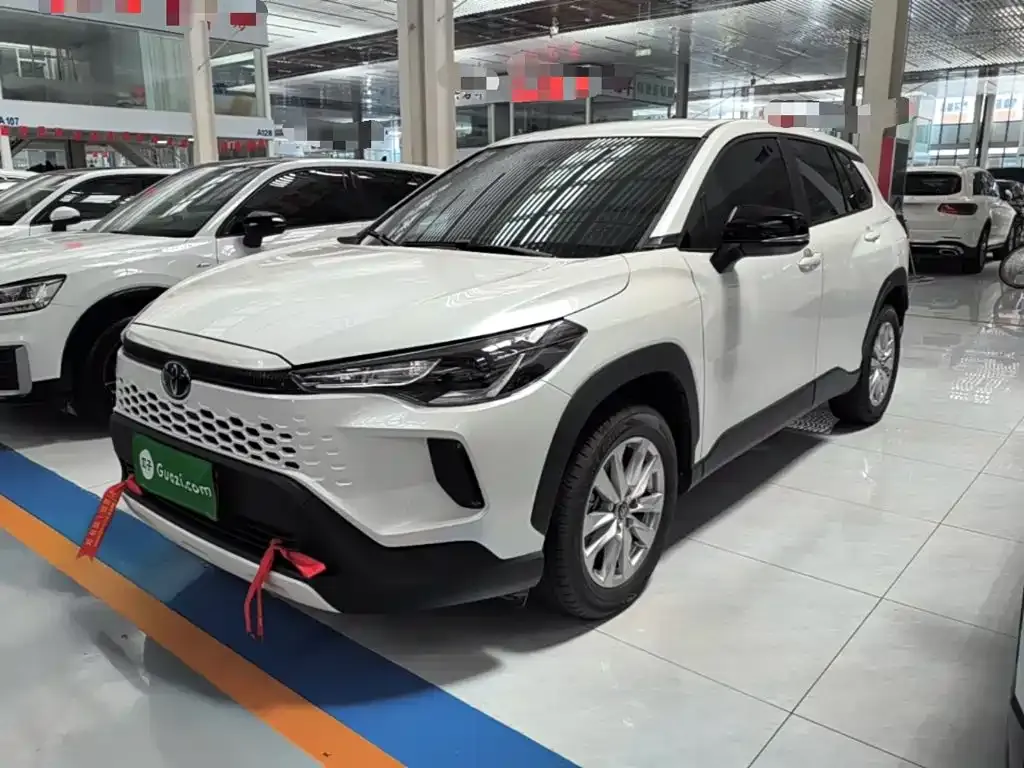Toyota Corolla Cross — фото 1