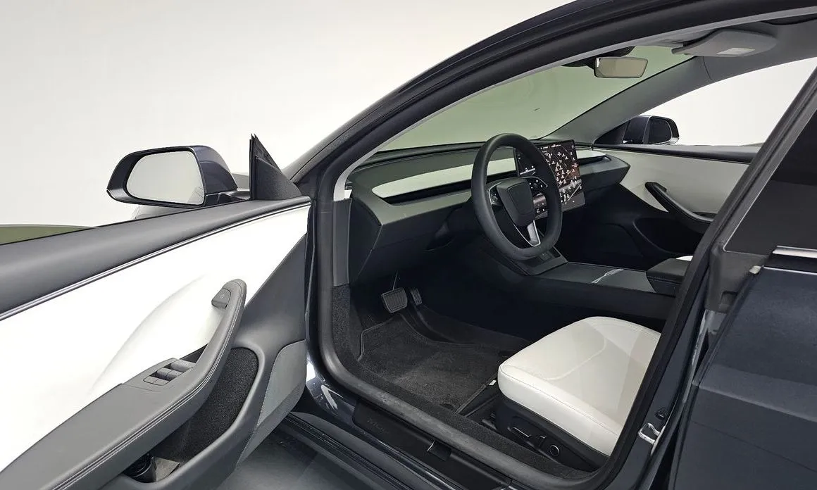 Tesla Model 3 2025 из KR, фото 10
