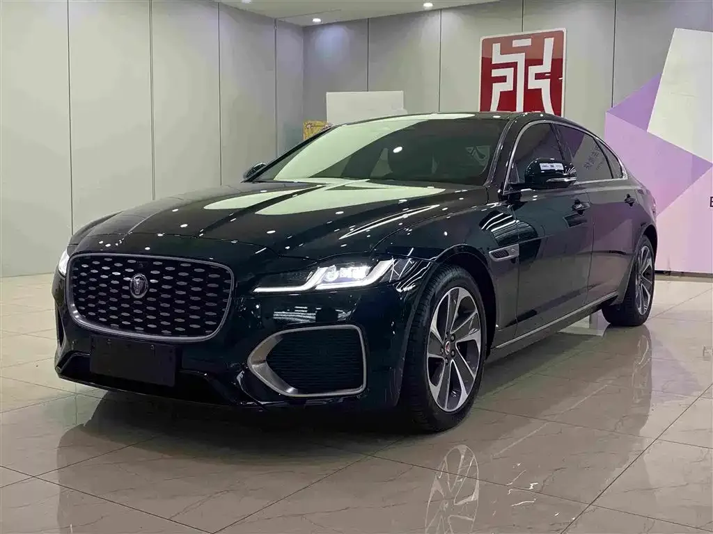 Jaguar XFL — фото 1