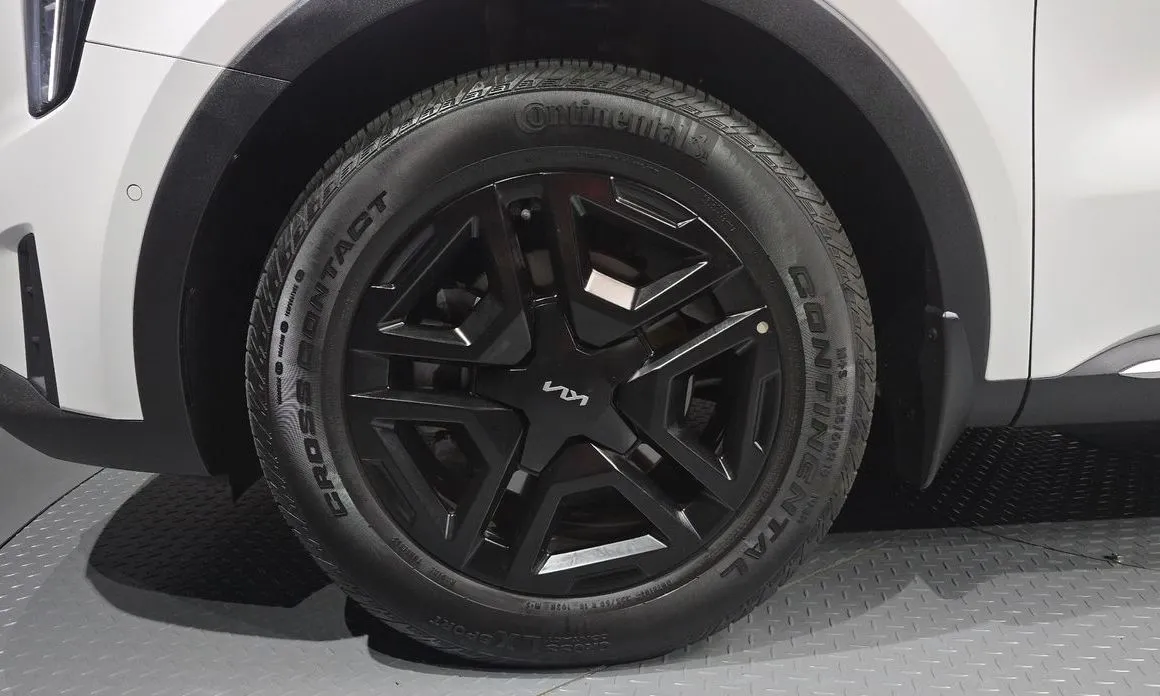 Kia Sorento — фото 10